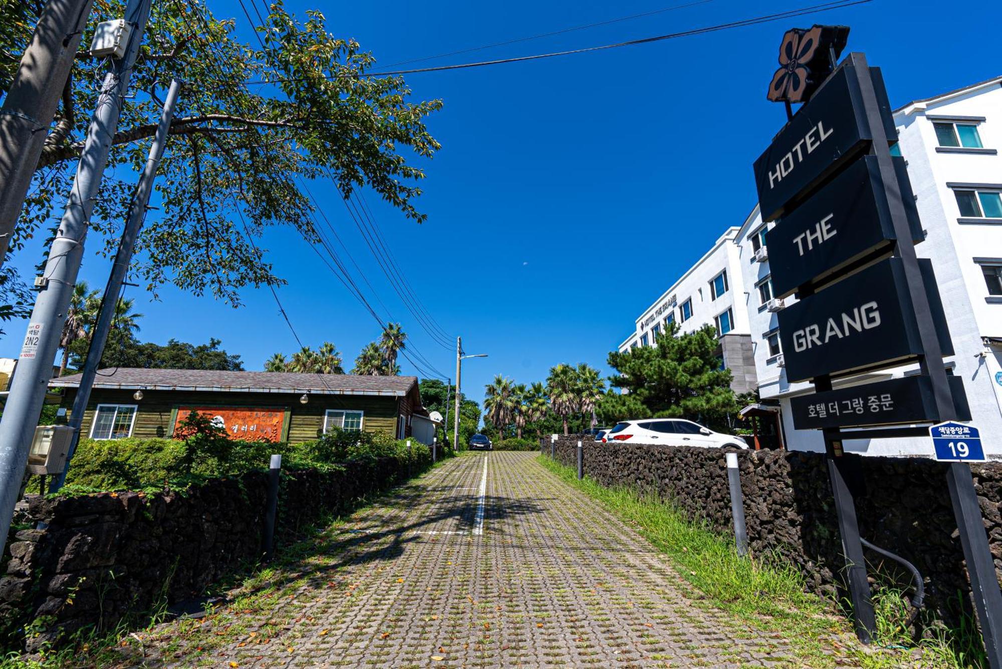 Hotel The Grang Jungmun Seogwipo Zewnętrze zdjęcie